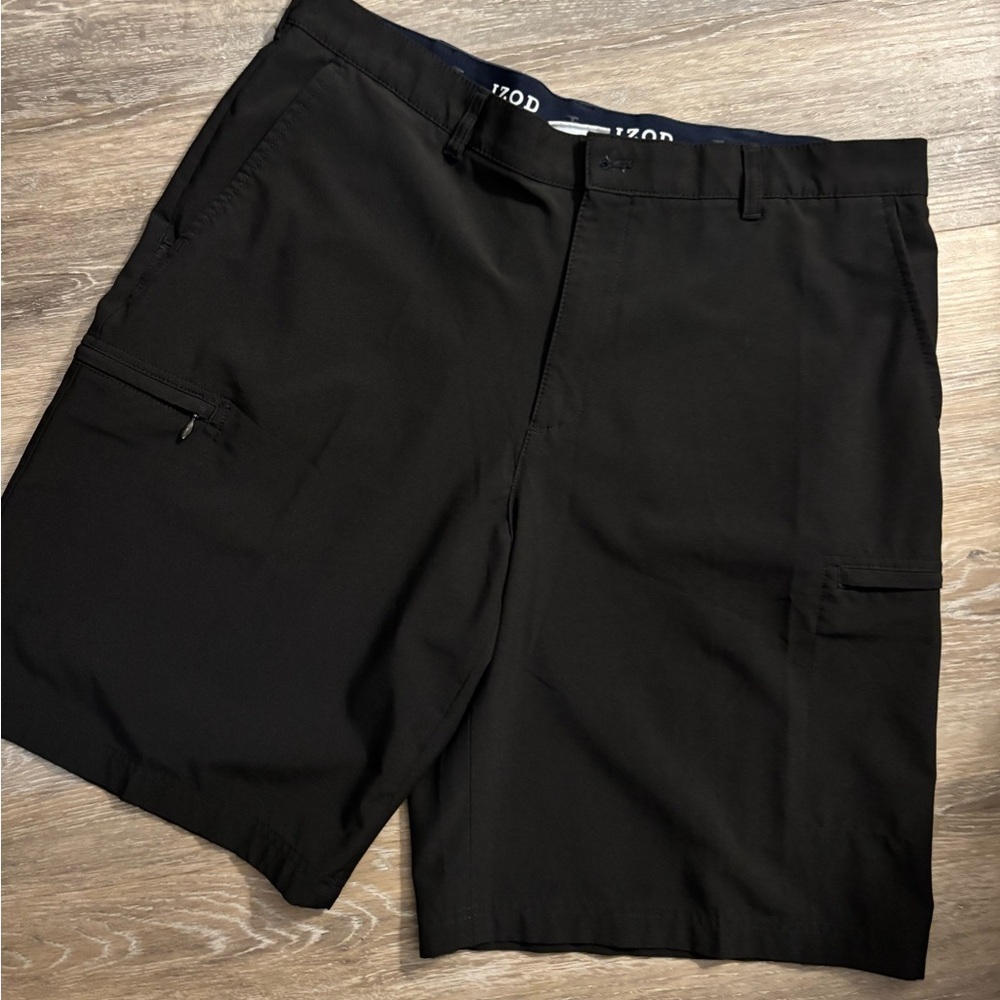 IZOD Golf Men's Black Performance  Shorts Sz 38